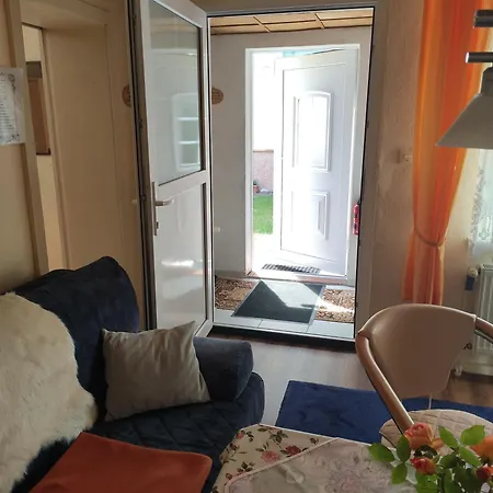 Buetzow بيت للعطل *